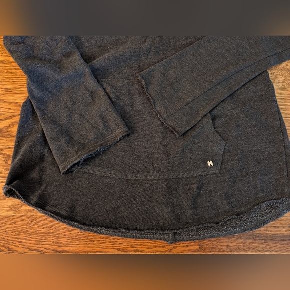 Victoria's Secret wing charm 1/4 zip tunic style sweatshirt fleece lined size sm - Picture 8 of 10